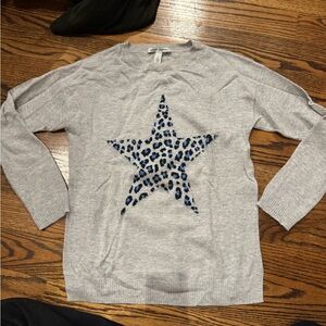 Gray Sweater with Leopard Star Design
Autumn cashmere XS
Shoulder to hem 23.5”